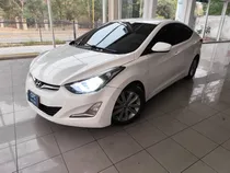 Hyundai Elantra Automático