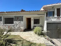 Venta Casa En Gran Terreno 4 Dormitorios , Garaje , Fondo