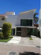 Vendo Casa En Fracc. Residencial San Antonio De Ayala