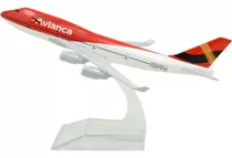 Escala 1 :400//avianca B747//15cms De Largo //metálico 