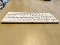 Magic Keyboard Apple - 1 Mes De Uso. Estado Excelente! 