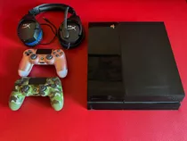 Ps4 Con 2 Controles Dualshock 4  Y Casco Hyperx Alámbrico