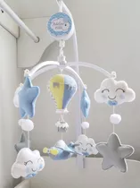 Móbile Musical Balão, Avião, Nuvens E Estrelas Com Nome Bebê
