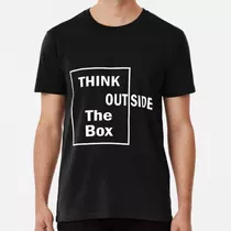 Remera Think Outside The Box Camiseta Negra Con Capucha Algo