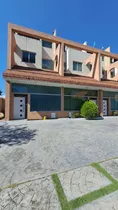 Townhouse En Venta De 3 Niveles Más Terraza, Ubicado En Mañongo, Residencias Antares Home Gm