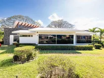 Se Vende Casa De Lujo En Bosques Don José, Guanacaste