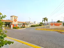 Casas En Venta En Cabudare Lara. Hmalave Vende Townhouse De Tres Niveles En Tarabana Plaza, Zona Ribereña, Urbanismo Con Pozo Propio