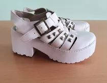 Zapatos Sandalia Con Plataforma Y Tachas Talle 35 Blanco 