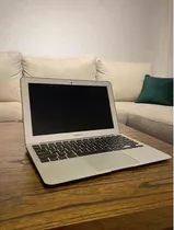 Macbook Air ( 11-inch, Early 2014 )