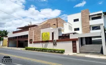 Edificio Con Apartamentos En La Asunción De Belén