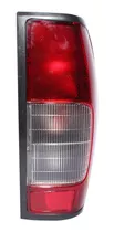 Farol Trasero Nissan Terrano D22x 2500 Yd25 Derecho 2.5 2013