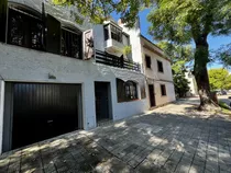 Venta De Casa En Pocitos 5 Dormitorios, Parrillero Y Garaje