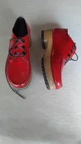 Zapatos Abotinados De Charol Rojos Con Plataforma De Madera