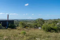 Amplio Terreno De 852 M2 Con Cañada Y Hermosas Vistas En Villa Serrana