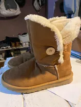 Botas Ugg . Classic Bailey Button . Beige . 37