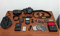 Cámara Nikon D-3300 + Lente Nikon 18-105 + Accesorios