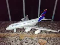 Miniatura Avião Latam