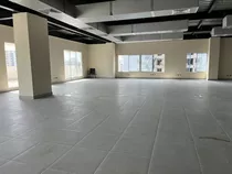 Oficina En Alquiler En Evaristo Morales De 512 M2 . Torre Empresarial