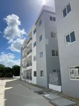 Proyecto En Construcción En El Residencial Mejor Diseñado De Santo Domingo Este. Ciudad Juan Bosch Tiene Todas Las Comodidades Y Servicios En La Misma Área: Hospital, Supermercados, Estación  Policial