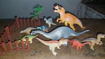 Lote Com Miniaturas De Dinossauros Variados.