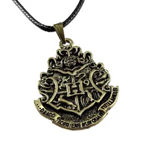 Collar De Harry Potter Escudo Hogwarts De Colección