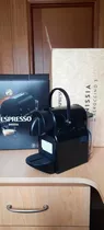 Cafetera Nespresso Inissia Color Negro Y Espumador De Leche
