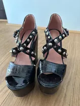 Zapatos Charol Negro Con Tachas Y Plataformas