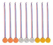Medalla De Juguete Para Niños Con El Trofeo De La Copa De Or