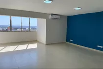 Vendo Departamento En El Edificio San Luis, Encarnación Centro: 3 Habitaciones Y 3 Baños