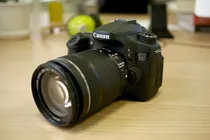 Canon Eos 70d 20.2 Mp Dslr Camera W/ Ef-s 18-135mm