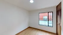 Venta Casa En Villas De Aranjuez. Cuatro Alcobas, Patio Y Garaje