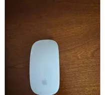 Mouse Apple Usados Con Pilas Tiene El Boton De Apertura Gast