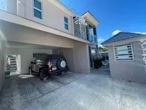 Casa En Venta En La Altagracia, Punta Cana, 250m2,  4 Hab. 2 Parqueos, Excelente Oportunidad Y Ubicación, Villa Con Todas Las Comodidades, Invierte En Tu Propiedad De Ensueño, Cerca De Todo.