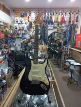 Guitarra Fender Stratocaster Made In Mexico Usada
