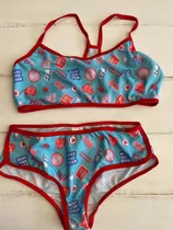 Bikini De Dos Piezas Color Celeste Con Vivos Rojos