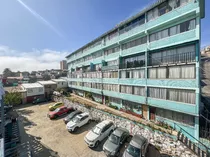 Valparaiso. Vende Duplex 2d 1b Con Mucho Sol Y Vista Al Mar