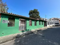 Casa En Venta En Colinas De Santa Rosa, Barquisimeto R E F  2 - 4 - 1 - 7 - 2 - 2 - 7 Mp