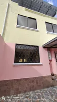 Casa En Arriendo En Conjunto Amanecer  En Conocoto 