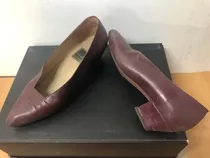 Zapatos De Mujer Cuero Bordo Con Taco. Tosone