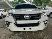 Toyota  Fortuner  4x4 