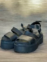 Sandalias Con Plataforma Negras. Simona Shoes