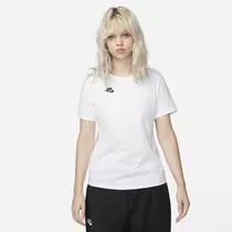 Remera Para Mujer Nike Sportswear Club Essentials Blanco