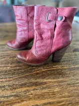 Botas Bordó Con Taco Sarkany