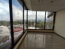 Oficina En Alquiler En La Avenida Bolívar En La Torre Sindoni 24-3470 Holder