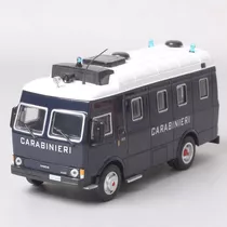 Miniatura Van Furgão Iveco Viatura Polícia Carabinieri 1:43