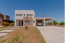 Muy Buena Casa En El Barrio Vistas, Puertos / Escobar