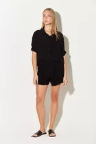 Short De Crepe Viscosa Con Volados Negro - Koxis Mujer