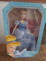 Doll Disney Signature Collection Princesas Cinderella Mattel