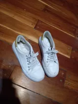 Zapatillas Blancas Talle 37 Con Detalle Para Reparar 