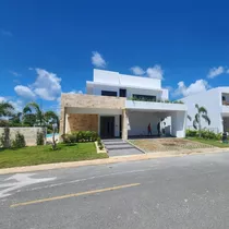 Villa En Venta En Punta Cana Village